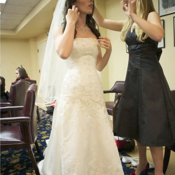 Casablanca Diamond White Wedding Gown - Picture 2 of 4